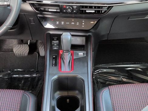 Used 2025 Nissan Kicks SR FWD image 18