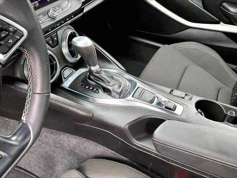 Used 2020 Chevrolet Camaro SS image 15