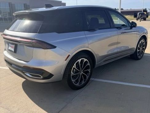 Used 2025 Lincoln Nautilus Reserve AWD/4WD image 35