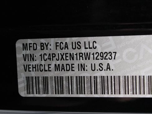 Used 2024 Jeep Wrangler Sahara image 35