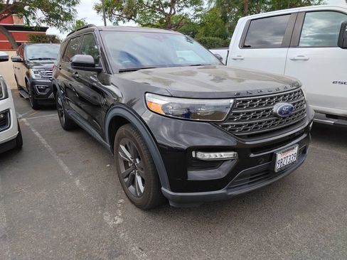 Used 2022 Ford Explorer XLT w/ Equipment Group 202A AWD/4WD image 21