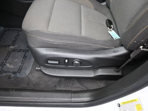 Used 2020 Chevrolet Traverse LT FWD image 15