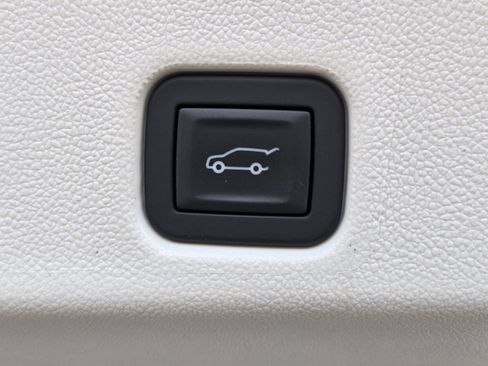 New 2026 GMC Acadia Denali w/ Super Cruise Package image 9