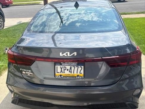 Used 2022 Kia Forte LXS FWD image 6