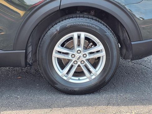 Certified 2023 Ford Explorer XLT RWD image 10
