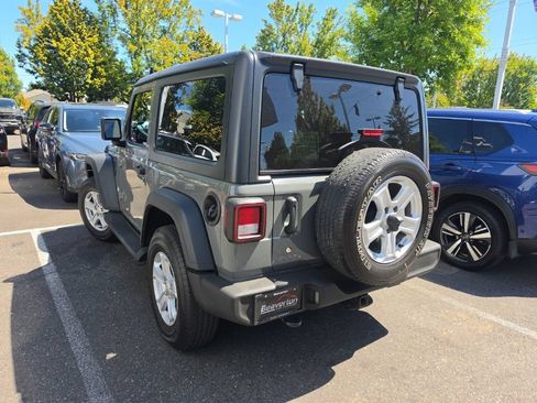 Used 2019 Jeep Wrangler Sport AWD/4WD image 4