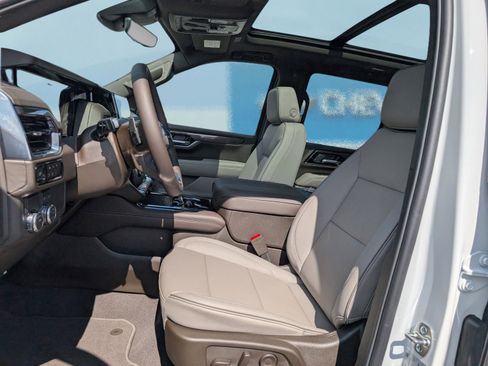 Used 2025 GMC Yukon Elevation w/ Technology Package image 18