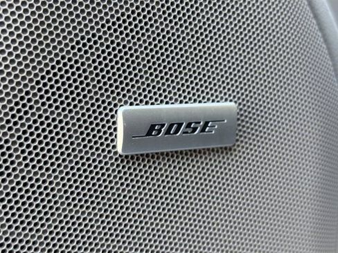 Used 2023 GMC Yukon SLT w/ SLT Premium Package image 15