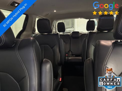 Used 2023 Chrysler Pacifica Touring-L FWD image 28