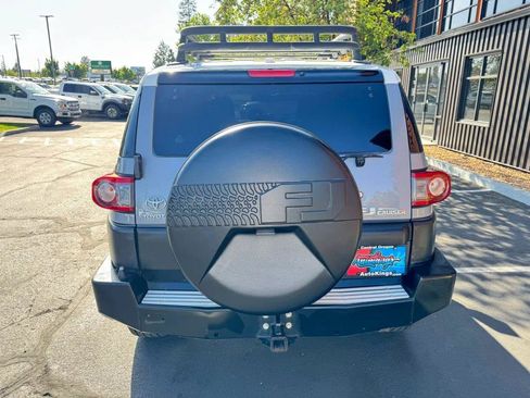 Used 2014 Toyota FJ Cruiser 4WD w/ Convenience Package image 4