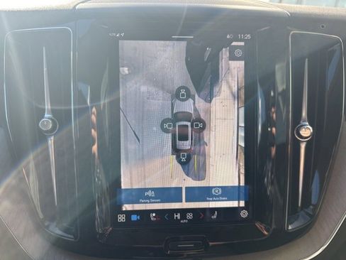 Certified 2025 Volvo XC60 B5 Plus image 24