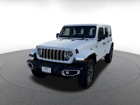 Used 2025 Jeep Wrangler Unlimited Sahara AWD/4WD image 4
