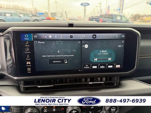 Used 2025 Jeep Gladiator Sport w/ Premium Package image 23