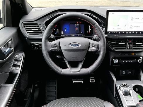 Used 2023 Ford Escape ST-Line w/ Tech Pack #1 AWD/4WD image 5