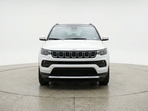 Used 2025 Jeep Compass Limited AWD/4WD image 2