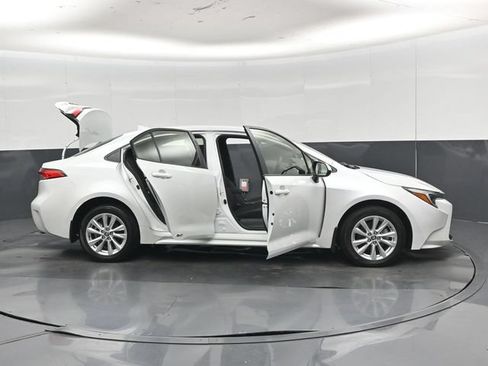 Used 2026 Toyota Corolla LE w/ LE Premium Package AWD/4WD image 57