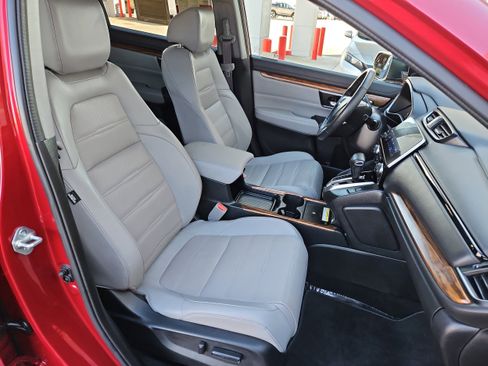 Used 2022 Honda CR-V Touring image 9