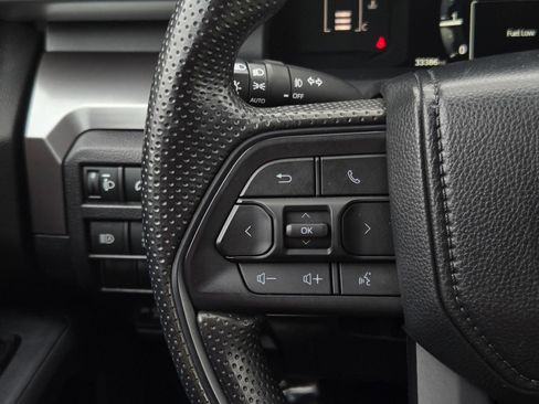Used 2024 Toyota Tacoma SR5 AWD/4WD image 21