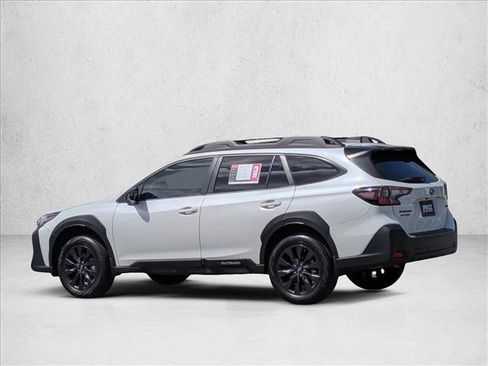 Used 2025 Subaru Outback Onyx Edition AWD/4WD image 8