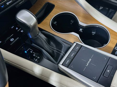 Certified 2022 Lexus RX 350 AWD w/ Premium Package image 16