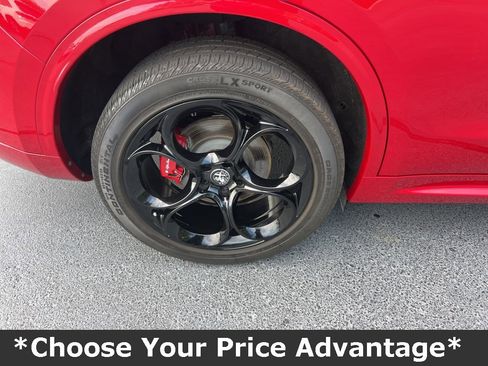 Used 2022 Alfa Romeo Stelvio Veloce image 13