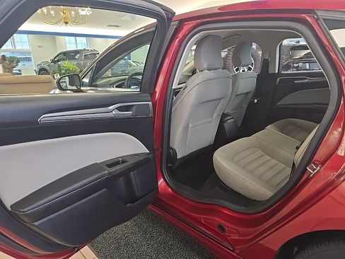 Used 2019 Ford Fusion S image 28