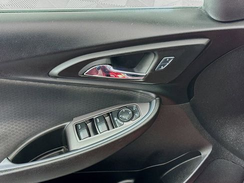 Used 2016 Chevrolet Malibu LT image 17