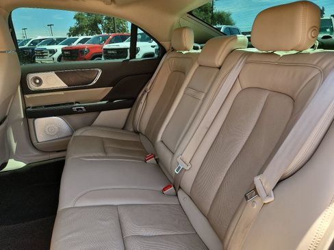 Used 2020 Lincoln Continental Reserve w/ Luxury Package AWD/4WD image 11