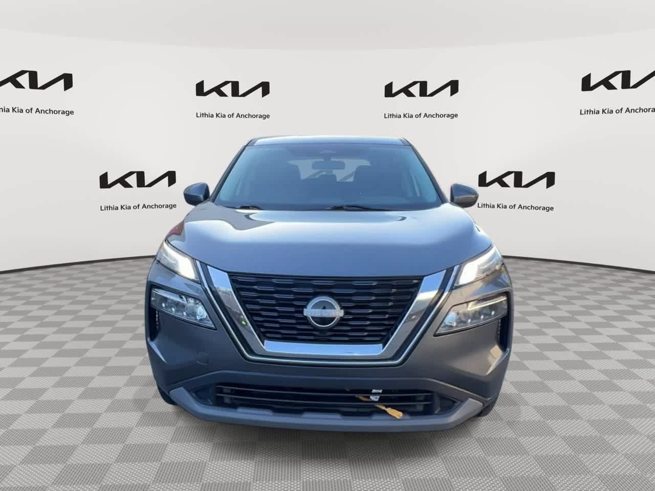 Used 2023 Nissan Rogue SV AWD/4WD image 2