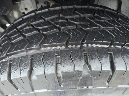 Used 2011 Ford F150 Raptor image 12