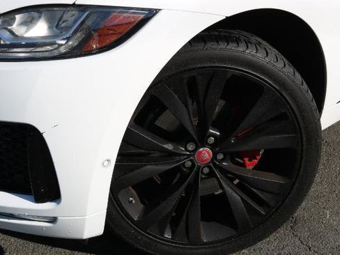 Used 2018 Jaguar F-PACE S image 4