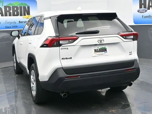 Used 2024 Toyota RAV4 LE AWD/4WD image 4