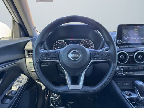 Used 2024 Nissan Sentra SV image 11