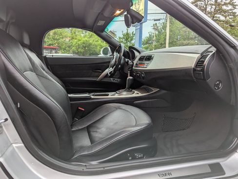 Used 2004 BMW Z4 3.0i image 28