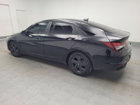 Used 2021 Hyundai Elantra SEL w/ Convenience Package image 3