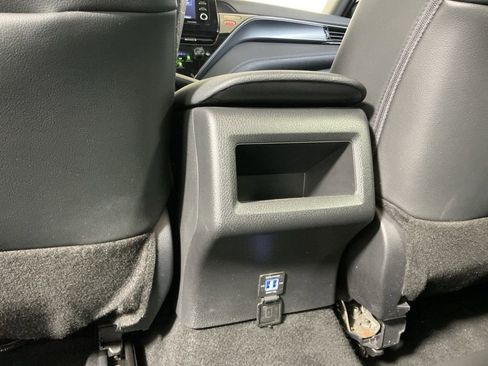 Used 2022 Toyota Camry SE image 25