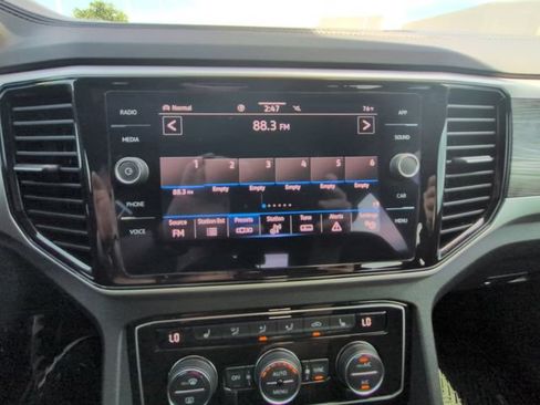 Used 2023 Volkswagen Atlas Cross Sport SE w/ Black Wheel Package AWD/4WD image 29