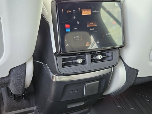 New 2026 Cadillac Vistiq Luxury w/ LPO, Floor Liner Package image 20