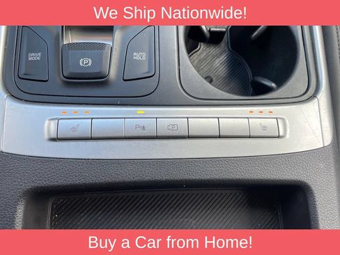 Used 2025 Kia Carnival FWD image 23