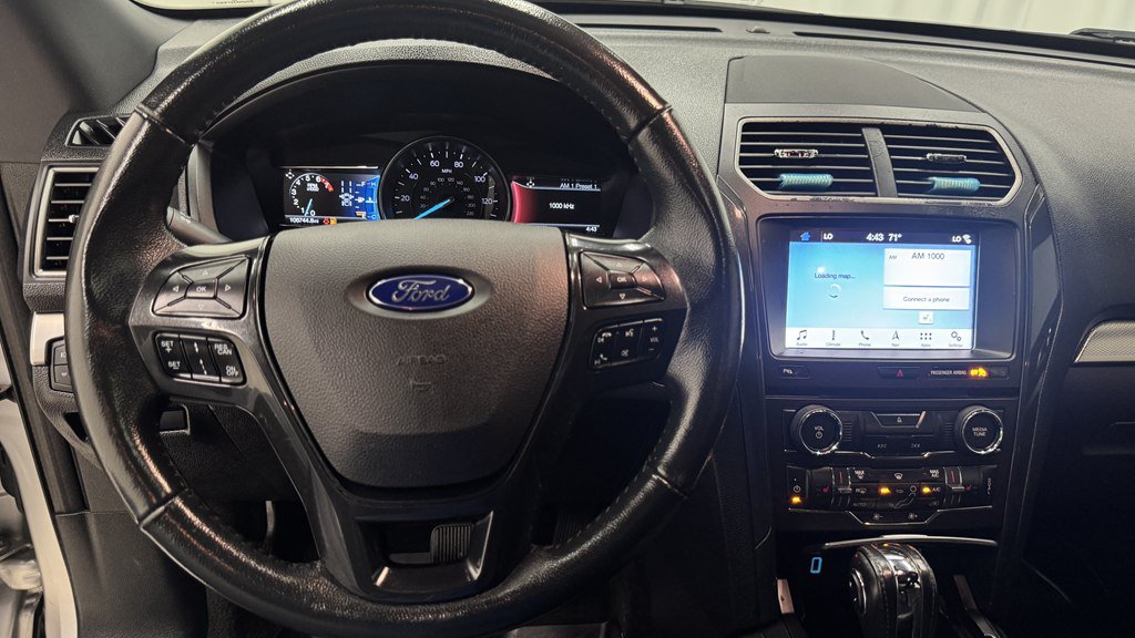 Used 2018 Ford Explorer XLT w/ Equipment Group 202A AWD/4WD image 17