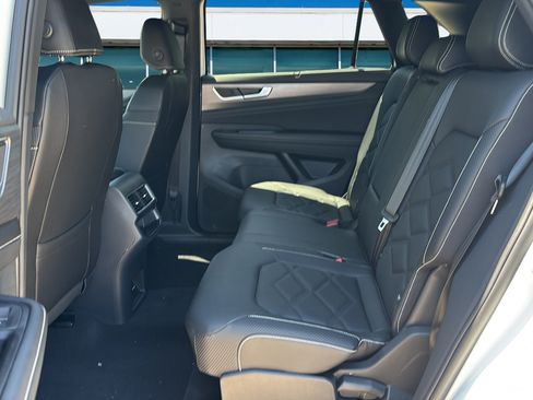 New 2026 Volkswagen Atlas Cross Sport SE AWD/4WD image 15