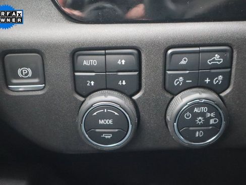 Used 2025 Chevrolet Silverado 2500 LTZ w/ LTZ Convenience Package image 10