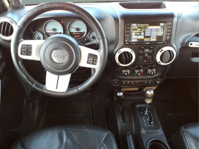 Used 2014 Jeep Wrangler Unlimited Sahara AWD/4WD image 12