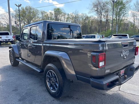 Used 2022 Jeep Gladiator Overland AWD/4WD image 8