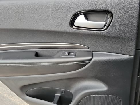 Used 2023 Dodge Durango SXT w/ SXT Blacktop Group image 13