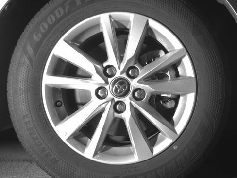 Used 2025 Toyota Camry LE image 13