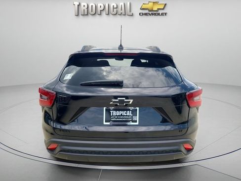 New 2026 Chevrolet Trax LT w/ Midnight Edition FWD image 4