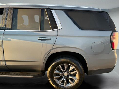 Used 2022 Chevrolet Tahoe LT w/ Luxury Package image 35