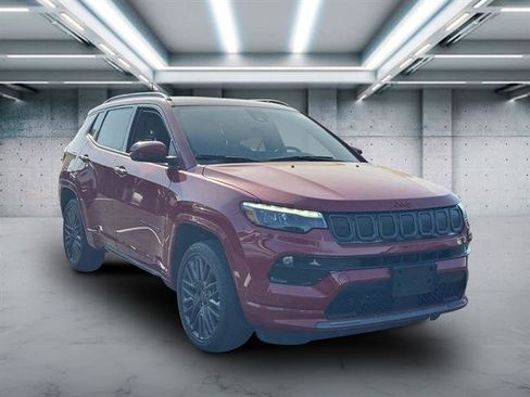 Used 2022 Jeep Compass Limited w/ (RED) Package image 2