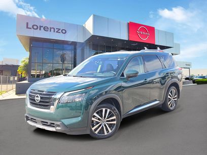Used 2025 Nissan Pathfinder Platinum w/ Cargo Package